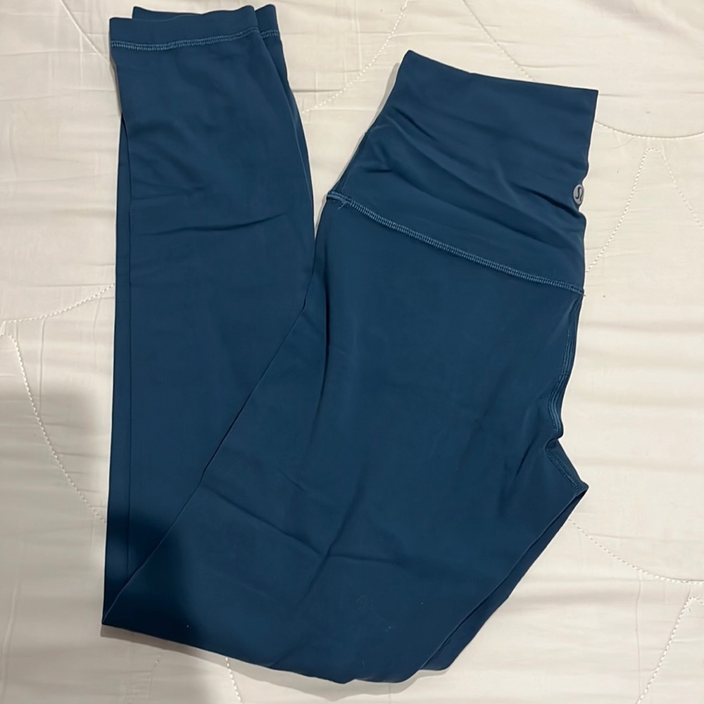 Size 6 Lululemon aligne leggings